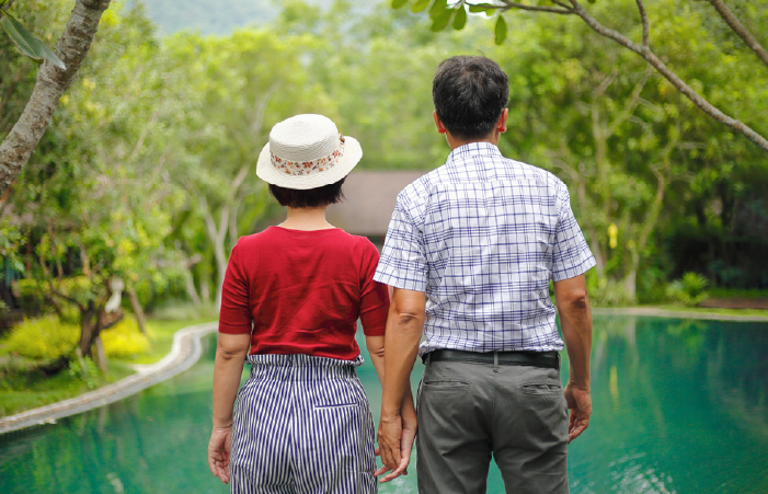 An Asian couple on honeymoon in Singapore