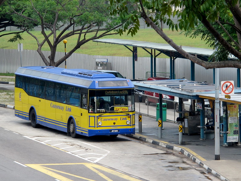 causeway link bus in singapore